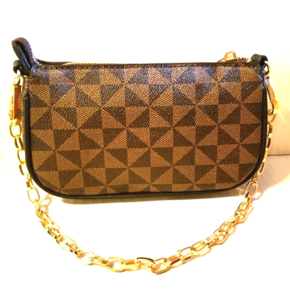 Chain Strap Baggett Crossbody/Purse 8" x 5"